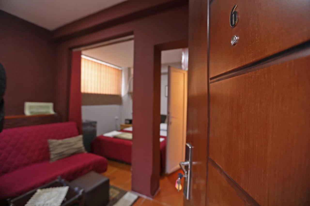 Hostel 42 Skopje Ngoại thất bức ảnh