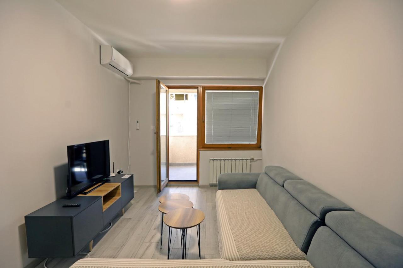 Hostel 42 Skopje Ngoại thất bức ảnh