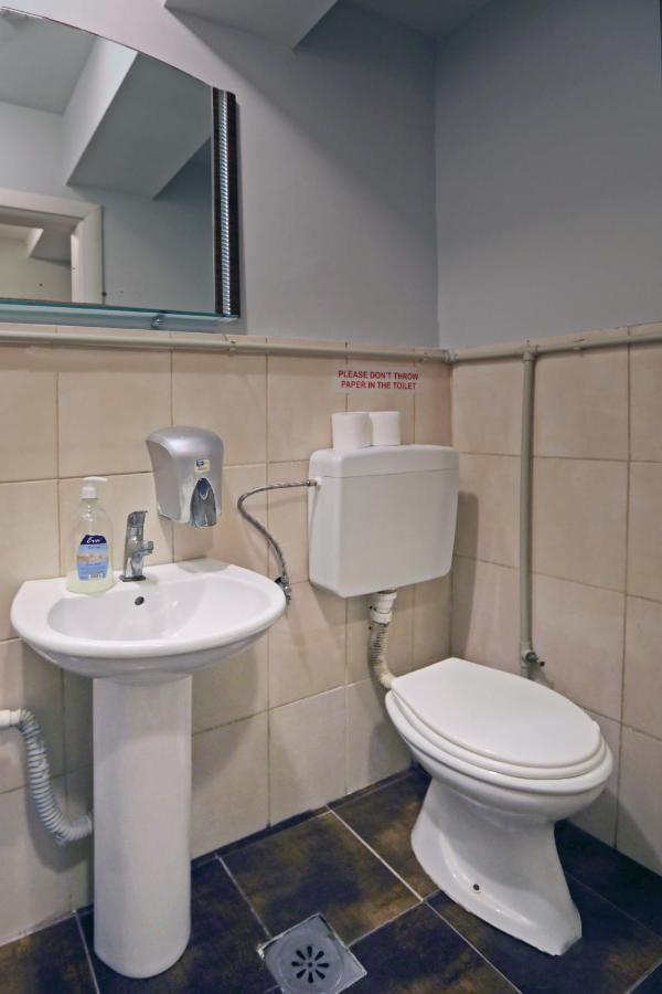 Hostel 42 Skopje Ngoại thất bức ảnh
