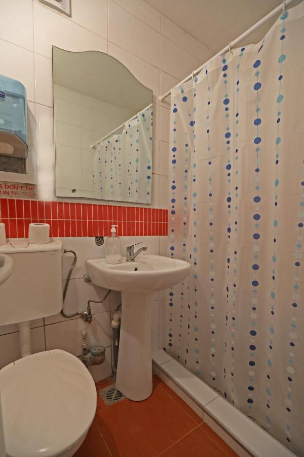 Hostel 42 Skopje Ngoại thất bức ảnh