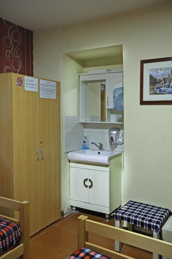 Hostel 42 Skopje Ngoại thất bức ảnh