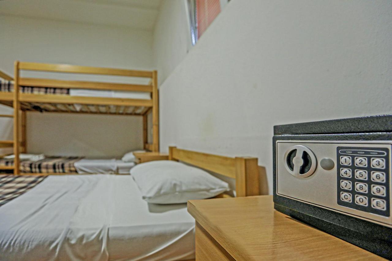 Hostel 42 Skopje Ngoại thất bức ảnh