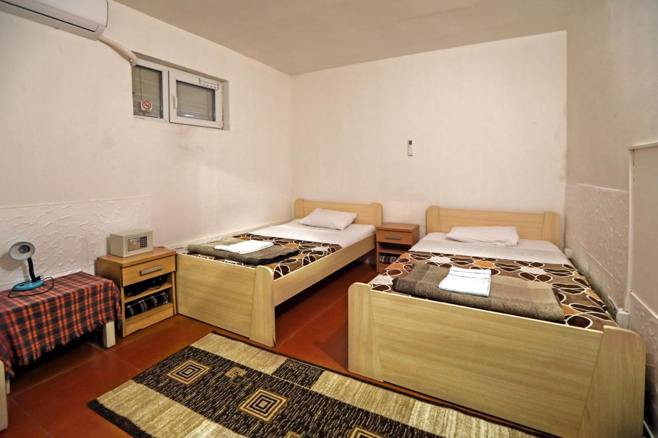 Hostel 42 Skopje Ngoại thất bức ảnh
