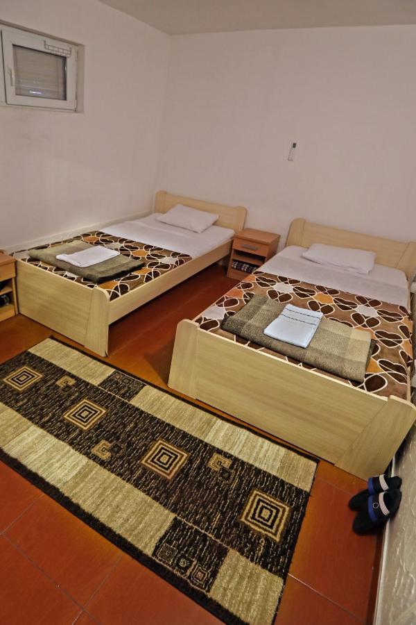 Hostel 42 Skopje Ngoại thất bức ảnh