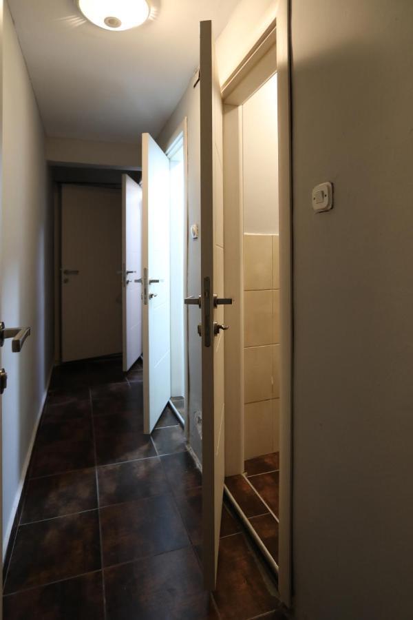 Hostel 42 Skopje Ngoại thất bức ảnh