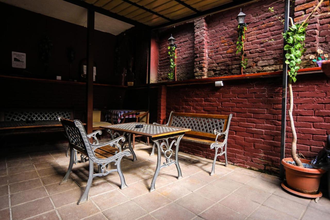 Hostel 42 Skopje Ngoại thất bức ảnh