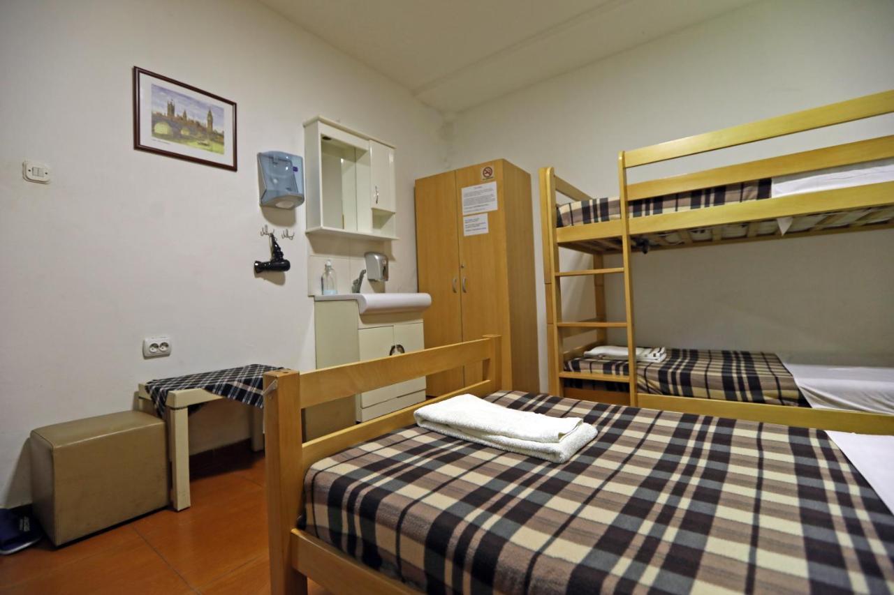 Hostel 42 Skopje Ngoại thất bức ảnh